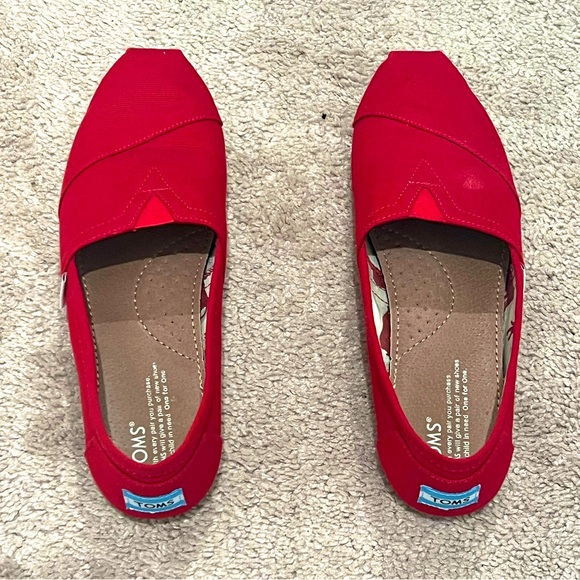 Toms Shoes - Womens TOMS Alparagata Classic Slip On  - Barely worn